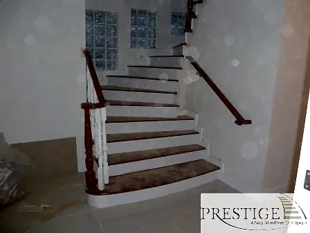 Tornalama tekniği ile şekillendirilmiş lake küpeşte babası, el işçiliği ve pürüzsüz yüzey detayı