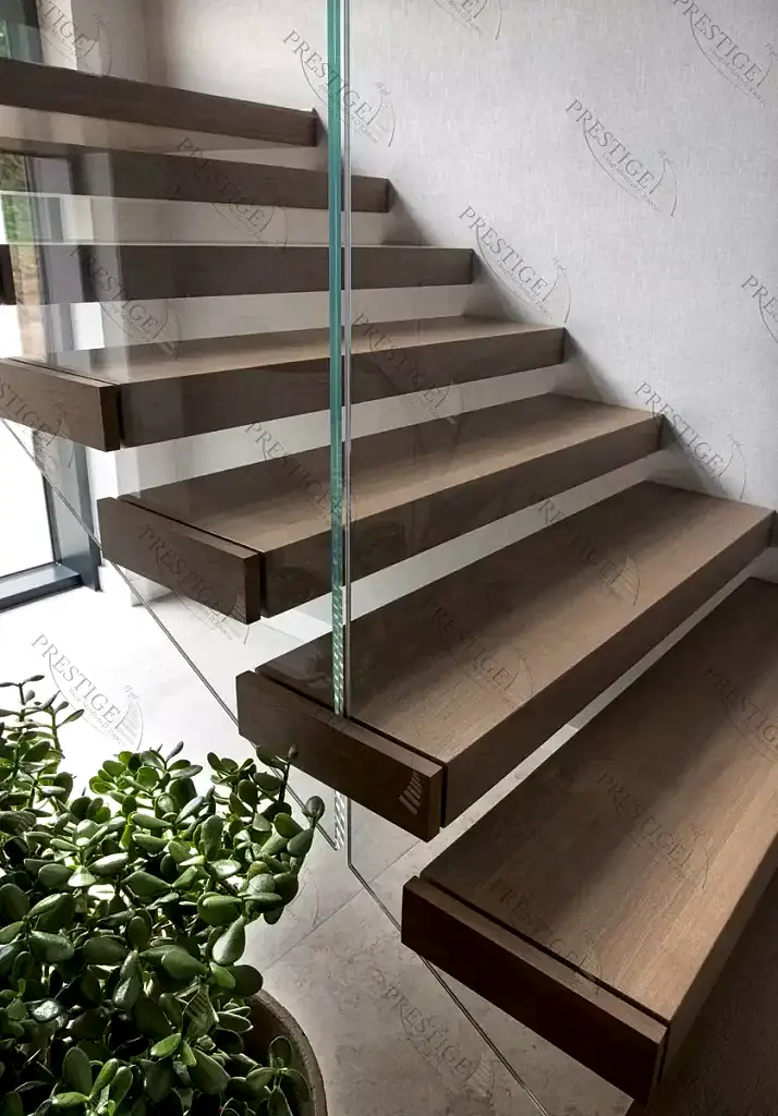 meşe basamaklı cam korkuluk ev içi dublex merdiven